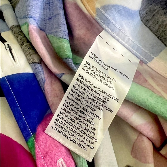 Chico's Multicolor Floral 🌸Button Down Shirt - Picture 6 of 6